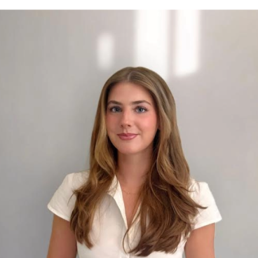 Leah Schutz Headshot