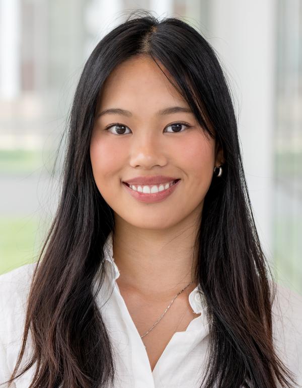 Angela Wang headshot