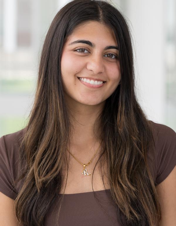 Riyana Kapur Headshot