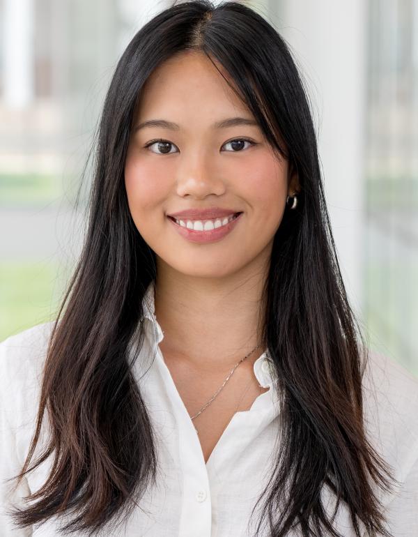 Angela Wang Headshot