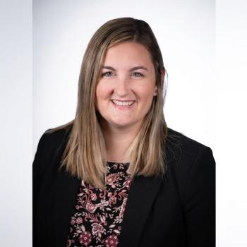 Stephanie Golding headshot