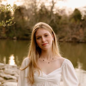 Anna Davis Headshot