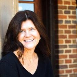 Wendy Loughlin Headshot